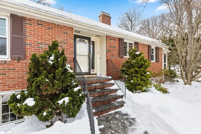 $1,380,000 | 11 Menotomy Rocks Drive, Arlington, MA 02476