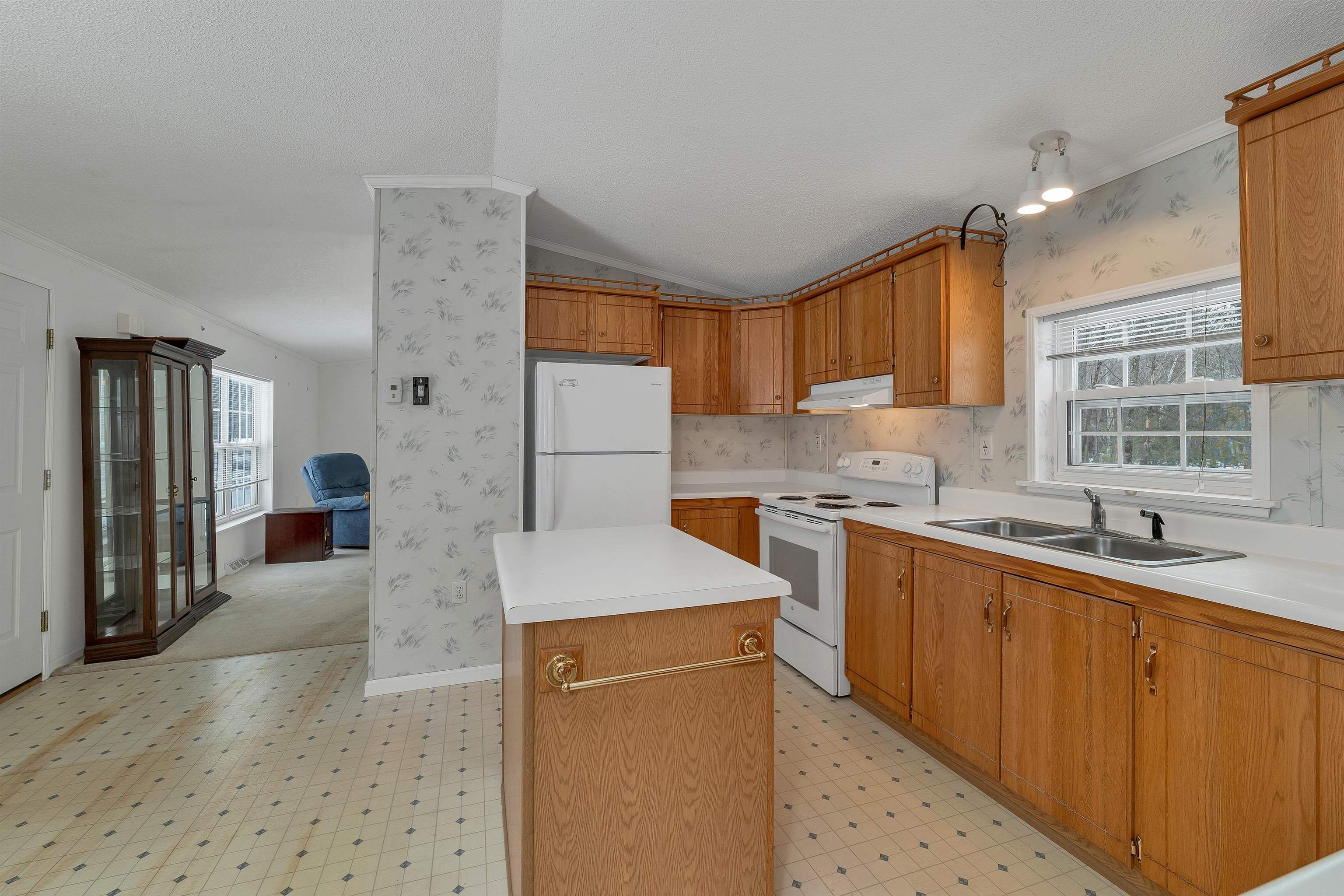 732 Concord Stage Road, Unit 7 Weare, NH 03281 - Photo 5 of 16