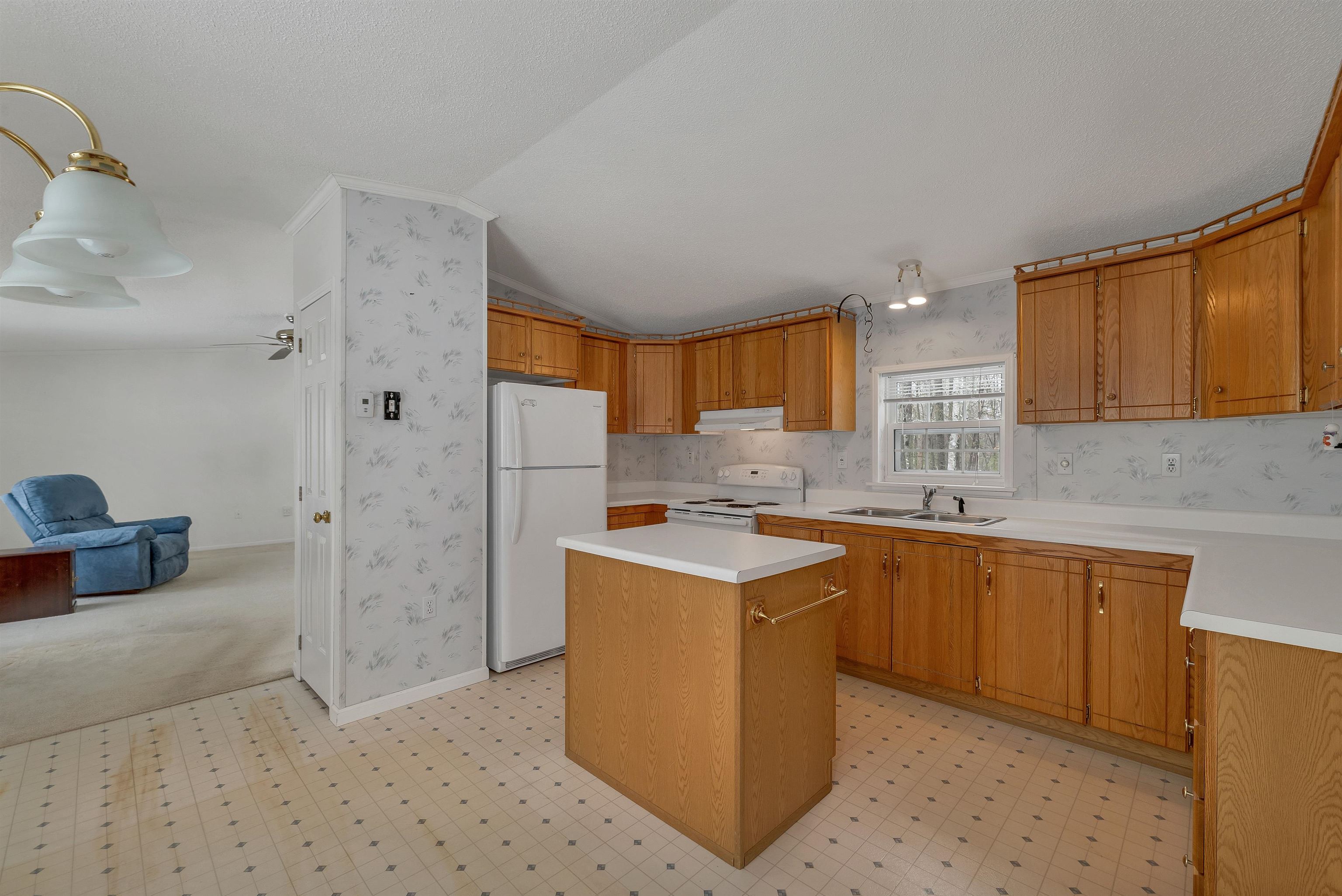 732 Concord Stage Road, Unit 7 Weare, NH 03281 - Photo 7 of 16