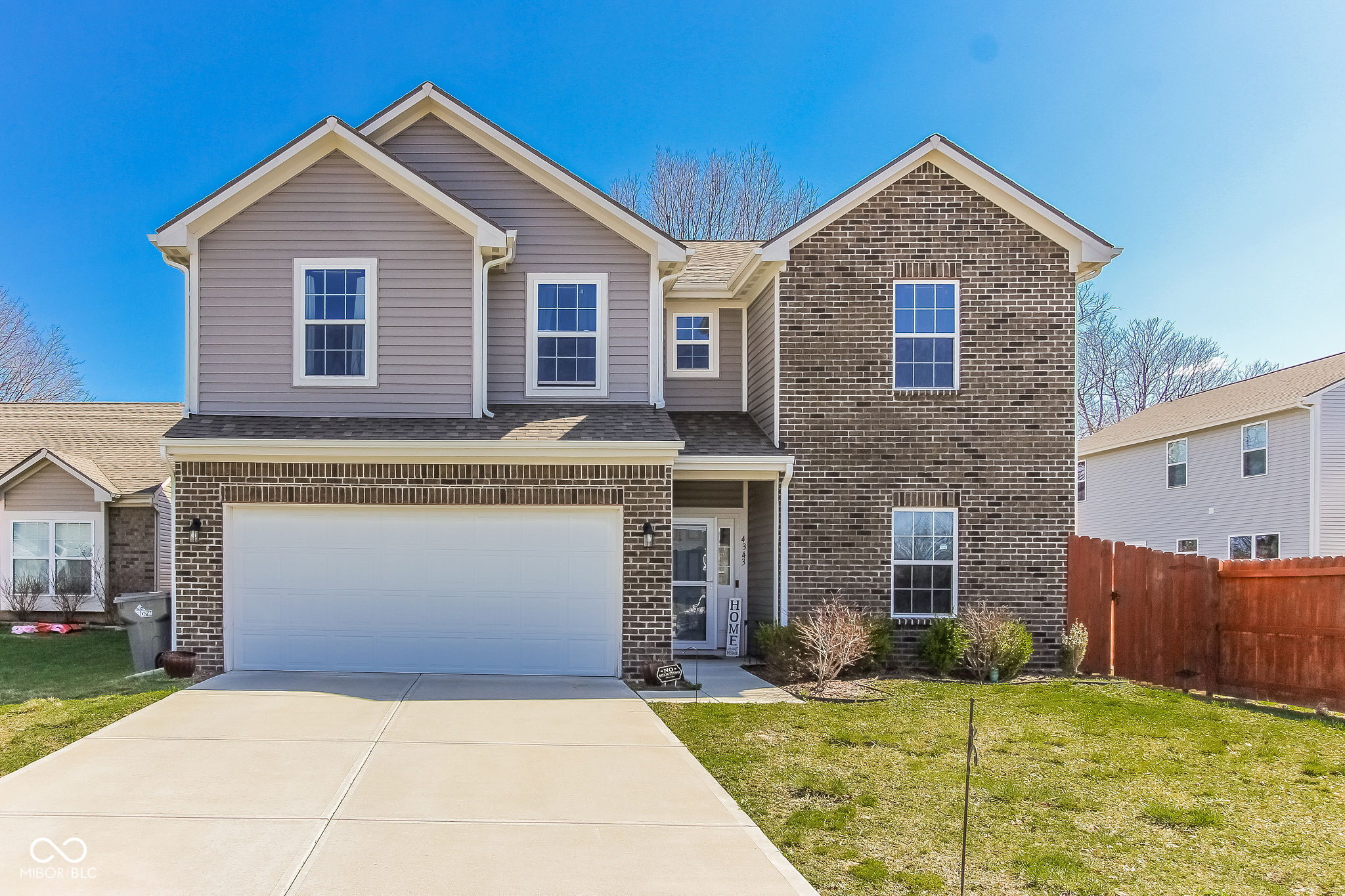 4343 Rhapsody Lane Indianapolis, IN 46235 - Photo 2 of 37