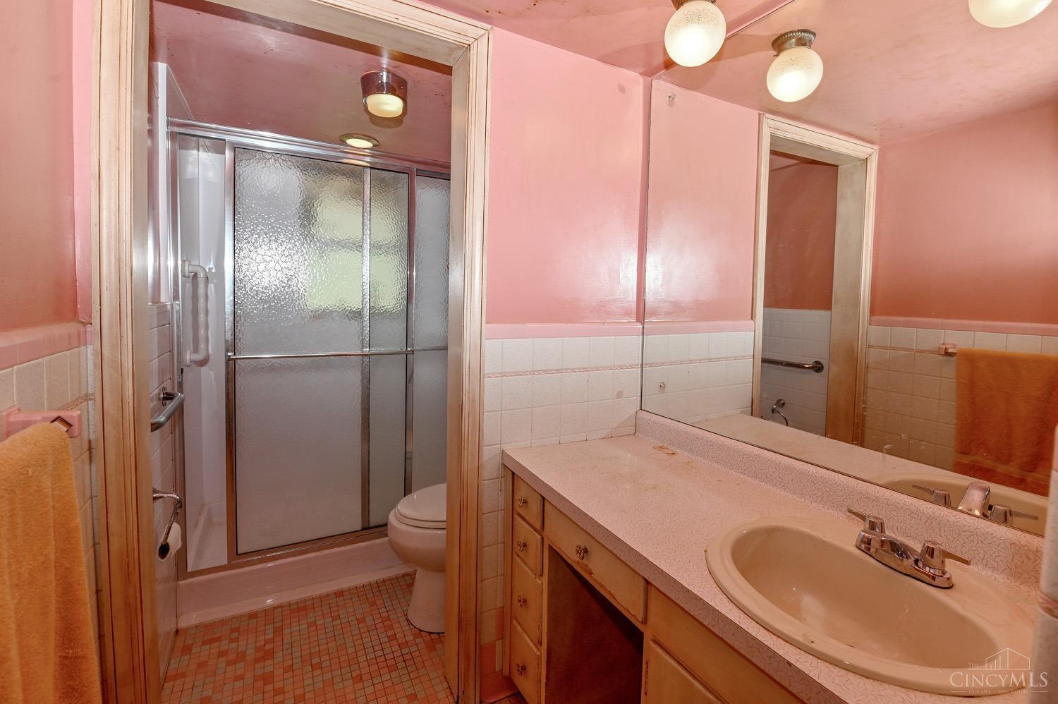 9736 Winton Road Cincinnati, OH 45231 - Photo 20 of 28 Gallery Image 20