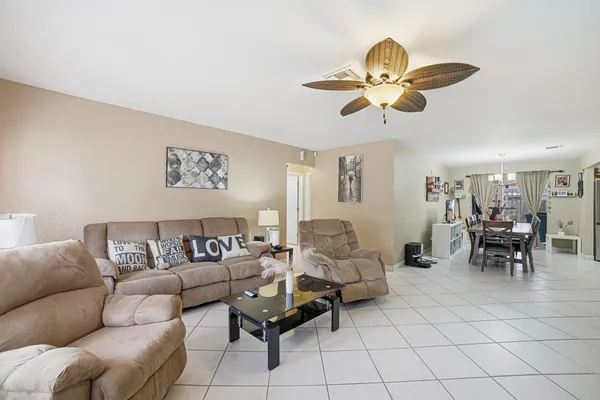$3,600 | 564 Northwest 55th Street, Boca Raton, FL 33487