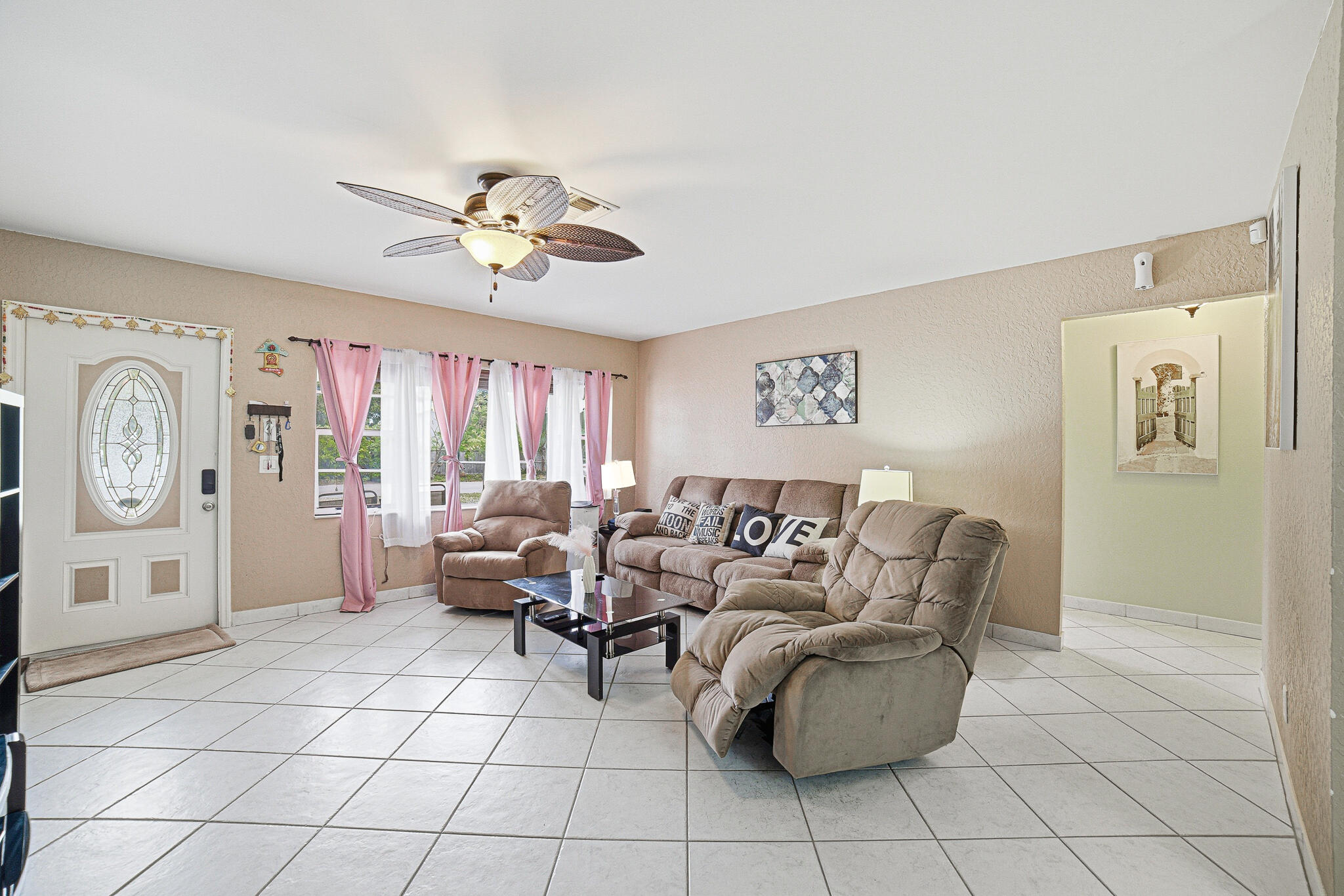 564 Northwest 55th Street Boca Raton, FL 33487 - Photo 6 of 26 Livingroom-C