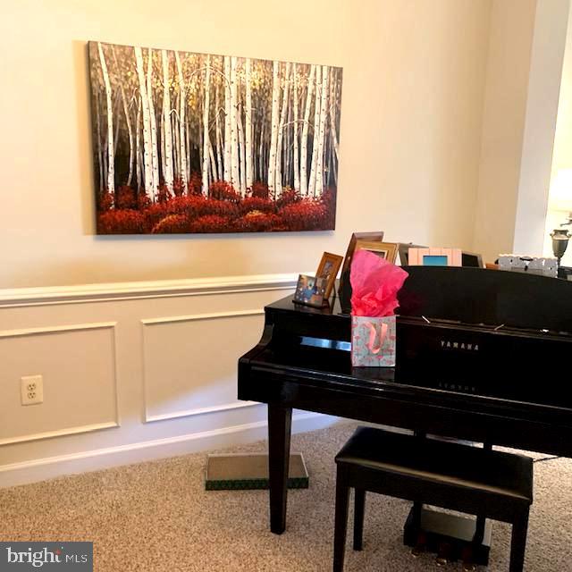 4097 River Forth Drive Fairfax, VA 22030 - Photo 5 of 18 a living room with furniture