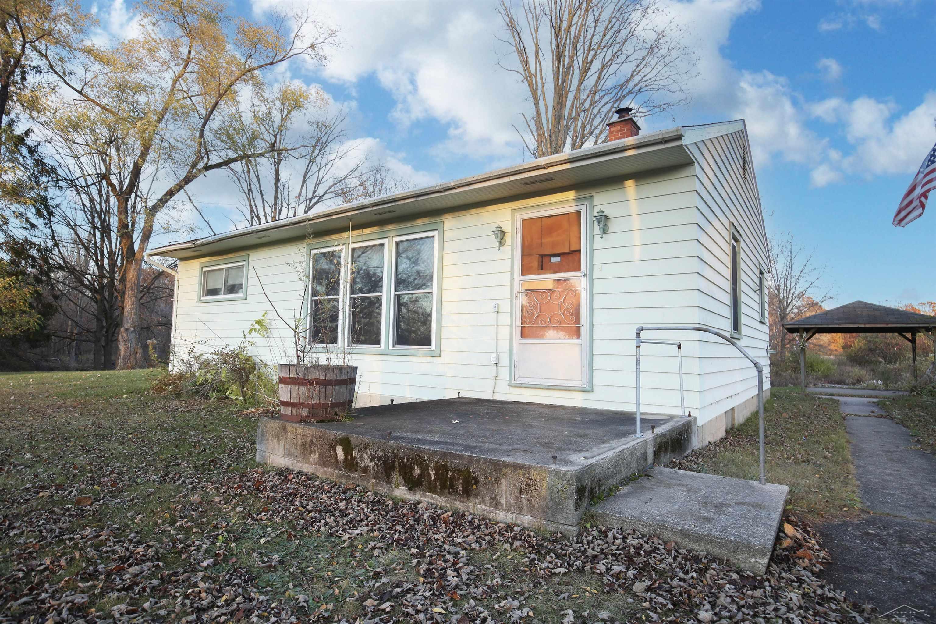 1701 South Castor Road Midland, MI 48640 - Photo 2 of 34 50126899-1.JPG