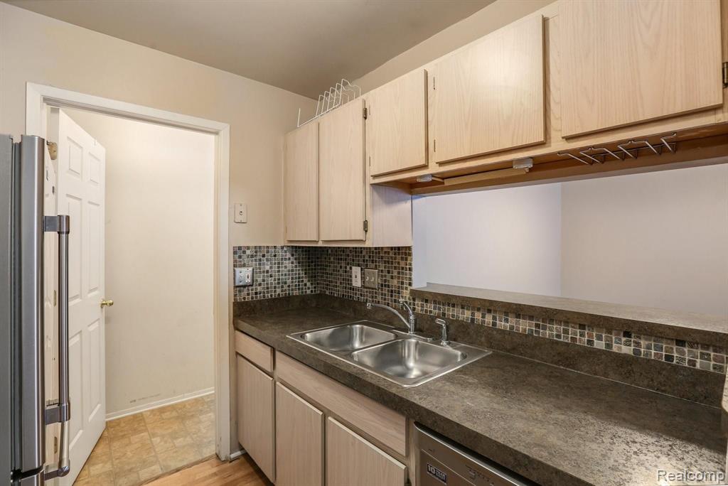 22210 Cape Cod Way Farmington Hills, MI 48336 - Photo 10 of 26