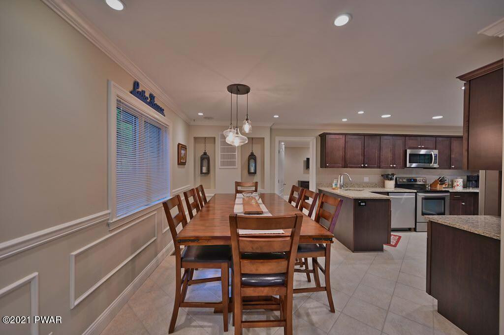 27 Roamingwood Road Lake Ariel, PA 18436 - Photo 13 of 105
