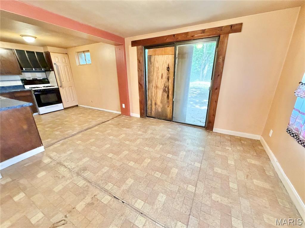 1908 Main Drive High Ridge, MO 63049 - Photo 4 of 14