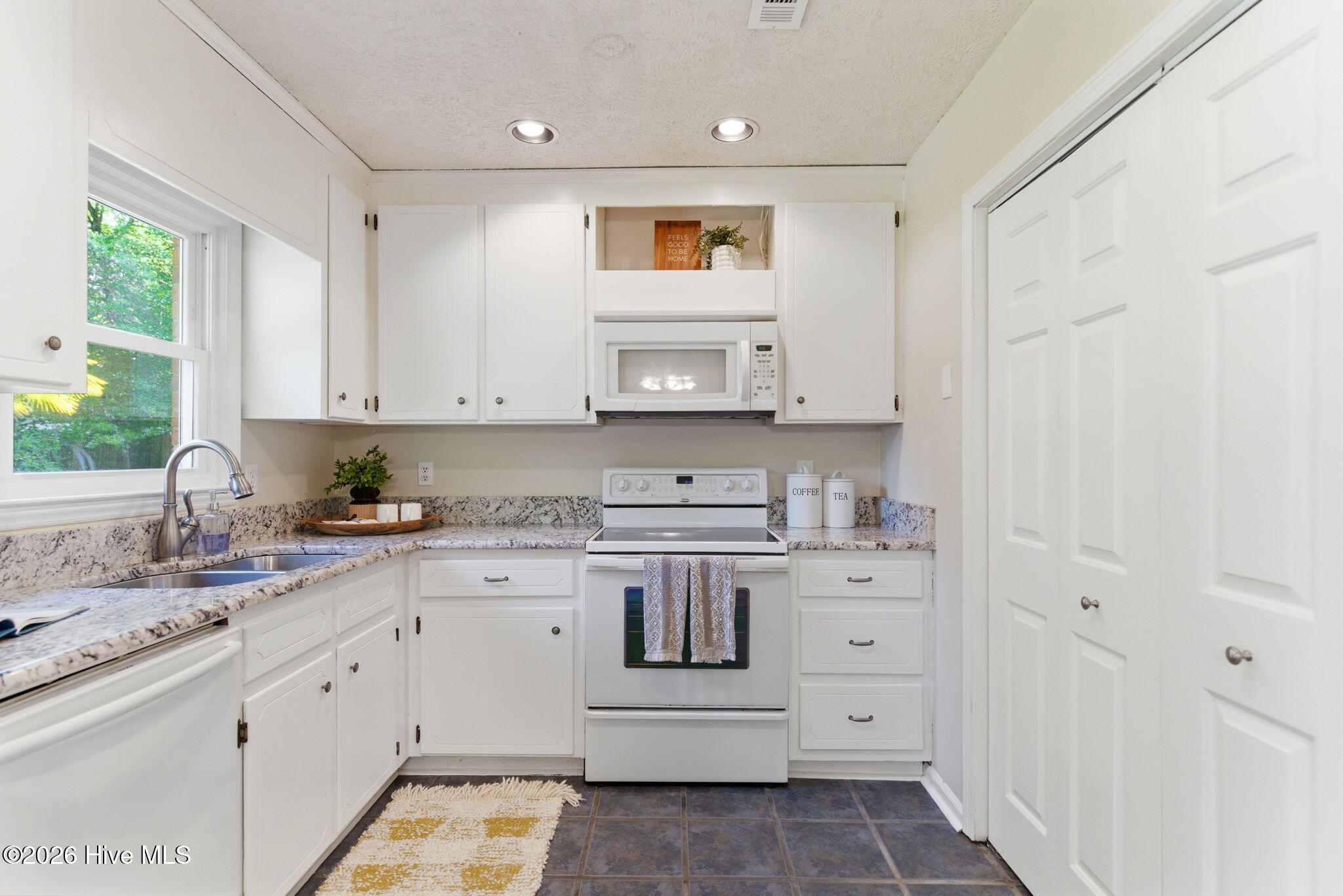 5049 Ferndale Road Wilmington, NC 28411 - Photo 13 of 37 17-web-or-mls-DSC04488