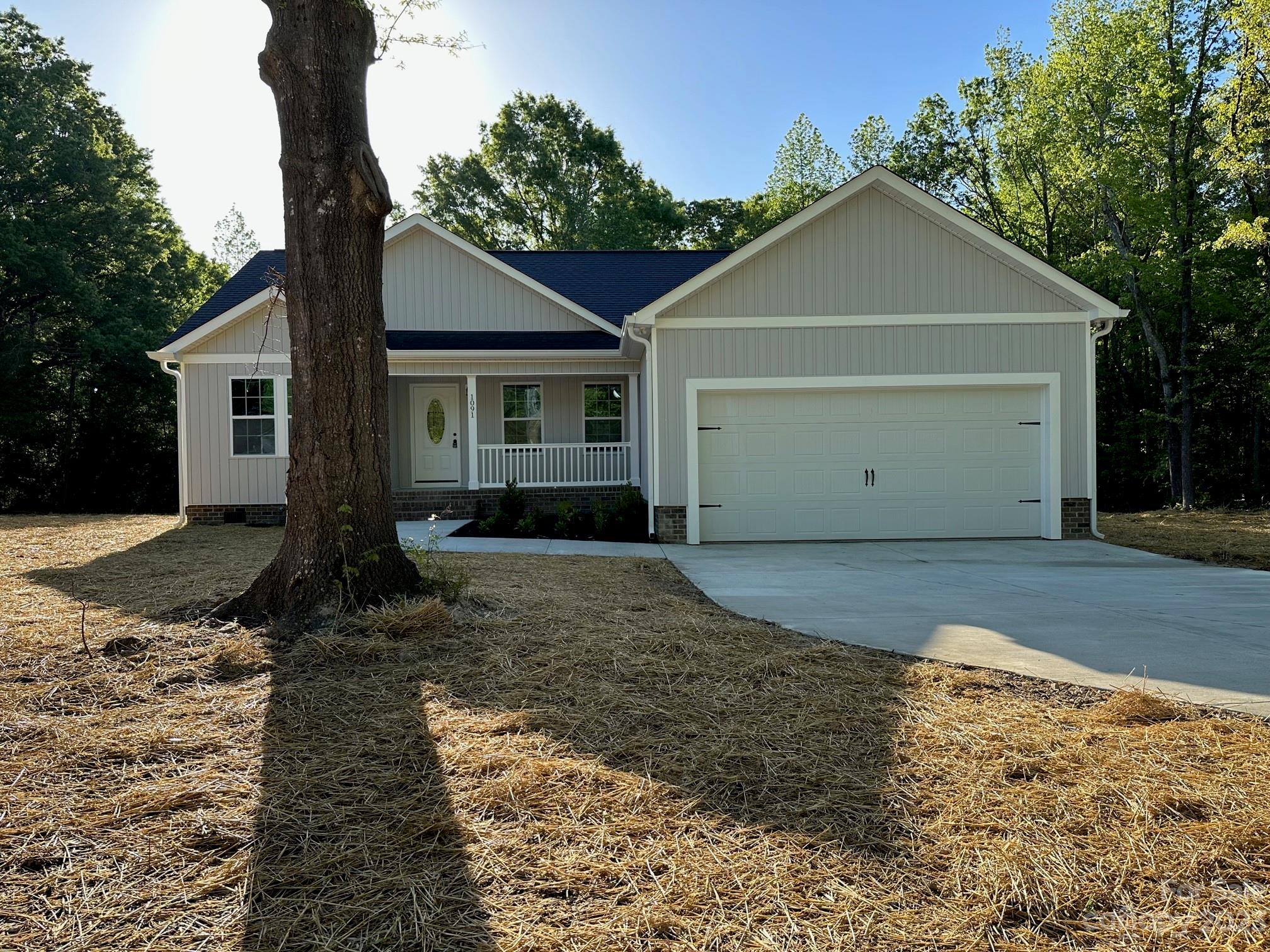 1091 Tryon Street Lancaster, SC 29720 - Photo 6 of 30 a front view of house with yard