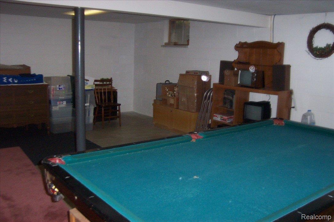 1732 North Hughes Road Howell, MI 48843 - Photo 20 of 25 pool table stays