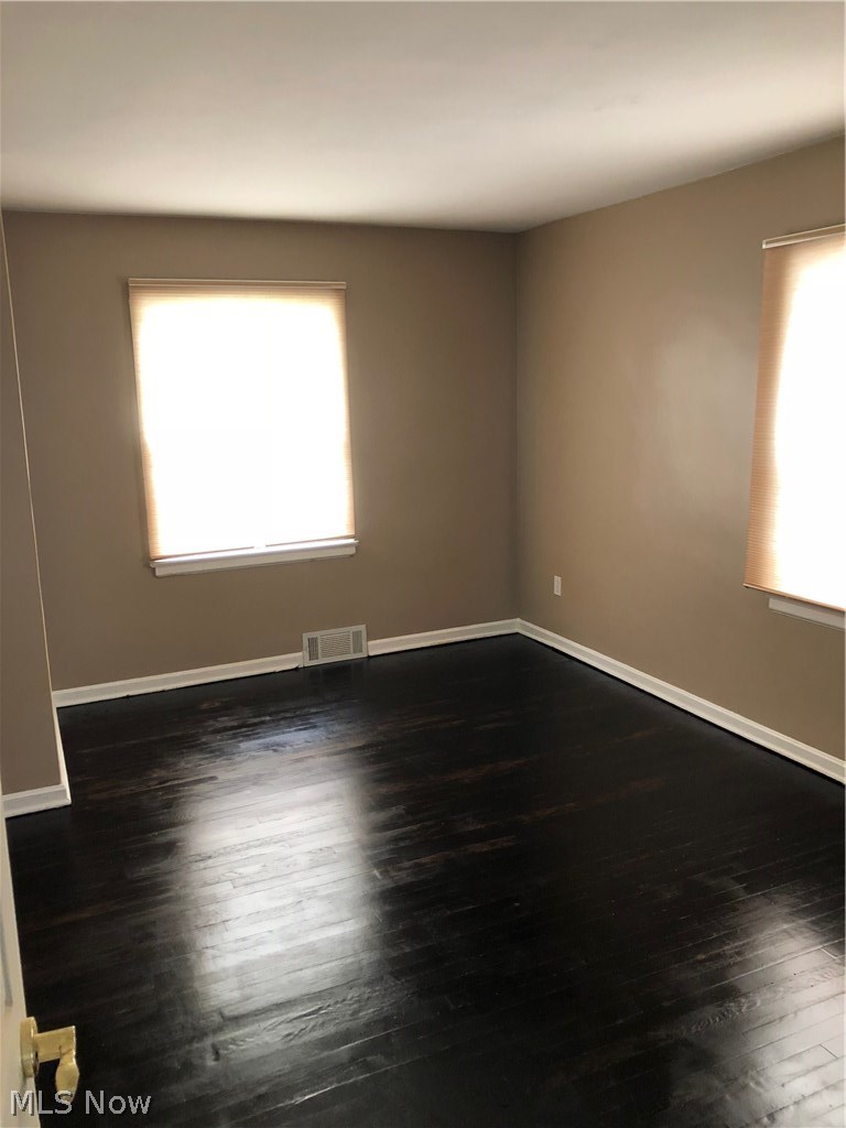 11615 Chester Road Garfield Heights, OH 44125 - Photo 10 of 31