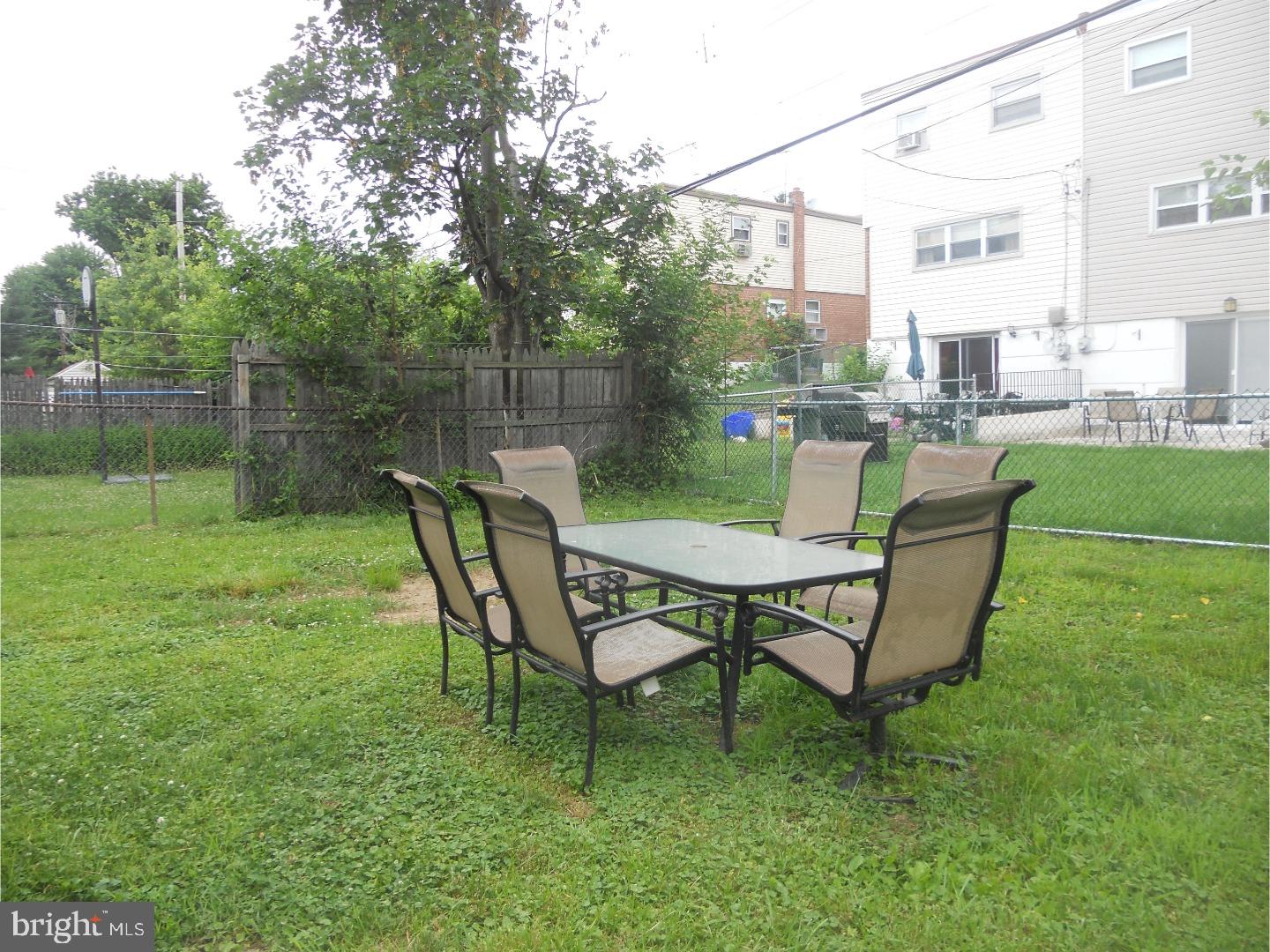 817 Selmer Road Philadelphia, PA 19116 - Photo 18 of 19 Back Yard