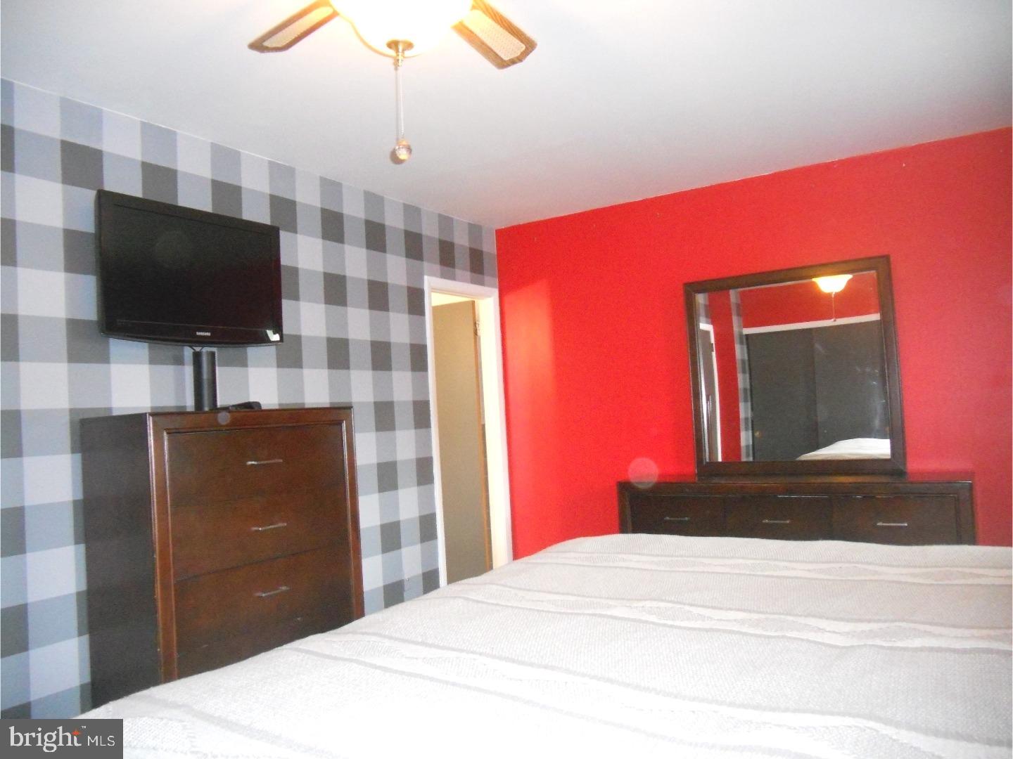 817 Selmer Road Philadelphia, PA 19116 - Photo 7 of 19 Bedroom - Main