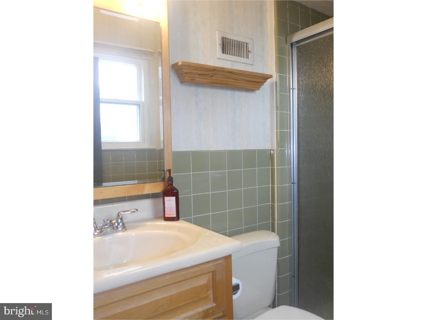817 Selmer Road Philadelphia, PA 19116 - Photo 9 of 19 Bathroom
