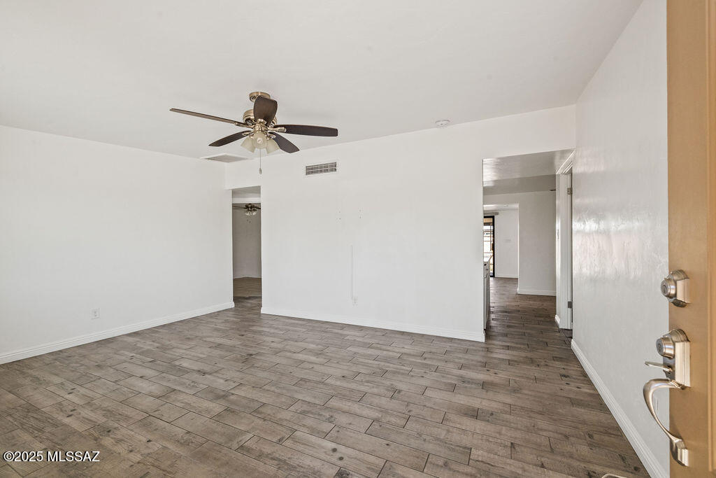 1430 West Roger Road Tucson, AZ 85705 - Photo 7 of 34