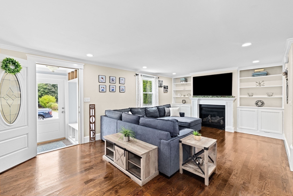 2 6th Street Hull, MA 02045 - Photo 4 of 42