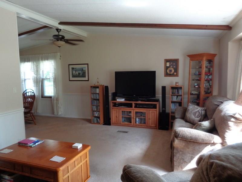 127 Carrier Road Transfer, PA 16154 - Photo 3 of 25 Gallery Image 3