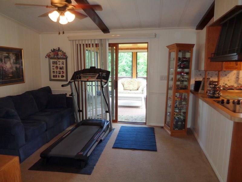 127 Carrier Road Transfer, PA 16154 - Photo 8 of 25 Gallery Image 8