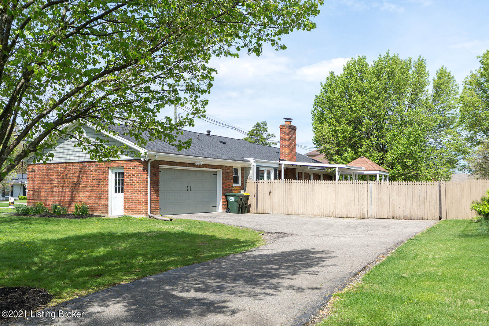 315 Moser Road Louisville, KY 40243 - Photo 23 of 39 Convenient and Safe access to garage and parking off side Road