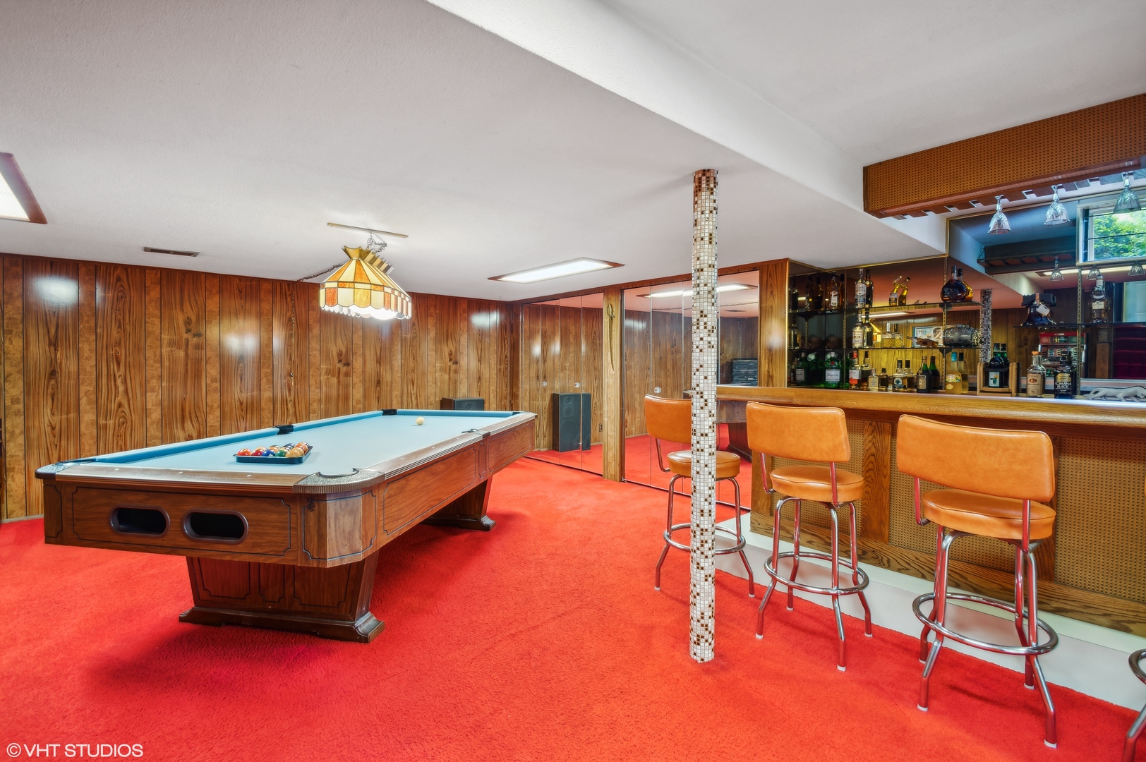 7962 Beckwith Road Morton Grove, IL 60053 - Photo 19 of 30 a room with furniture and air hockey table