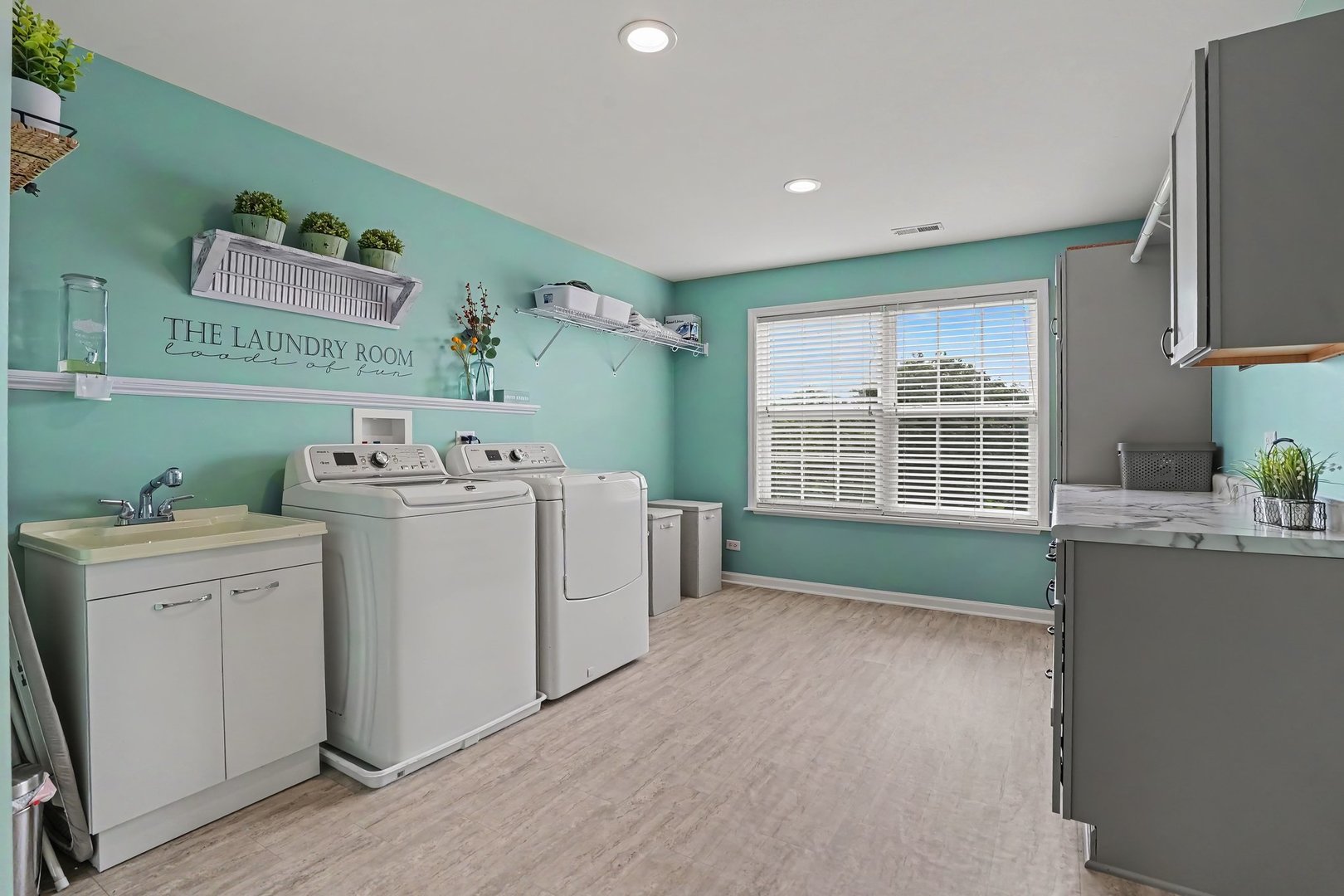 2989 Wagon Road Elgin, IL 60124 - Photo 18 of 25 Gallery Image 18