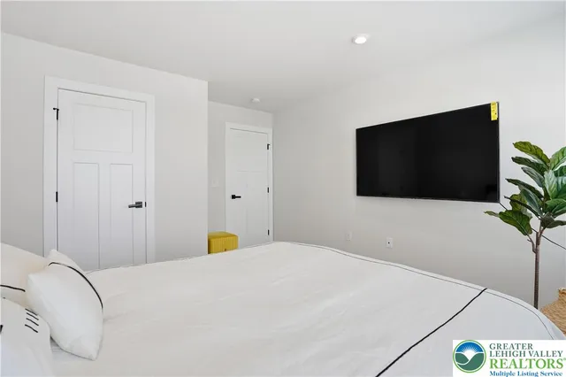 $678,888 | 2120 Emanuel Court, Easton, PA 18045