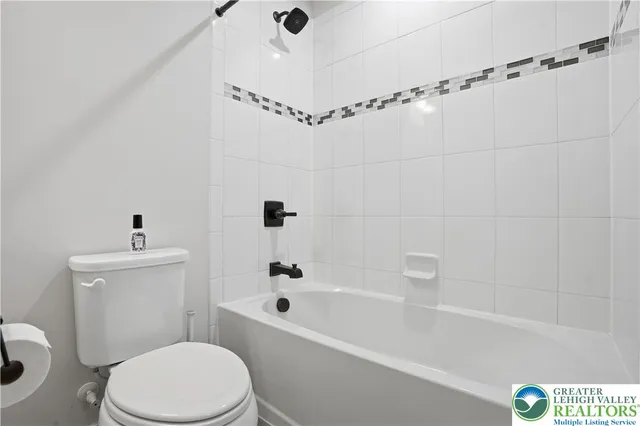 $678,888 | 2120 Emanuel Court, Easton, PA 18045