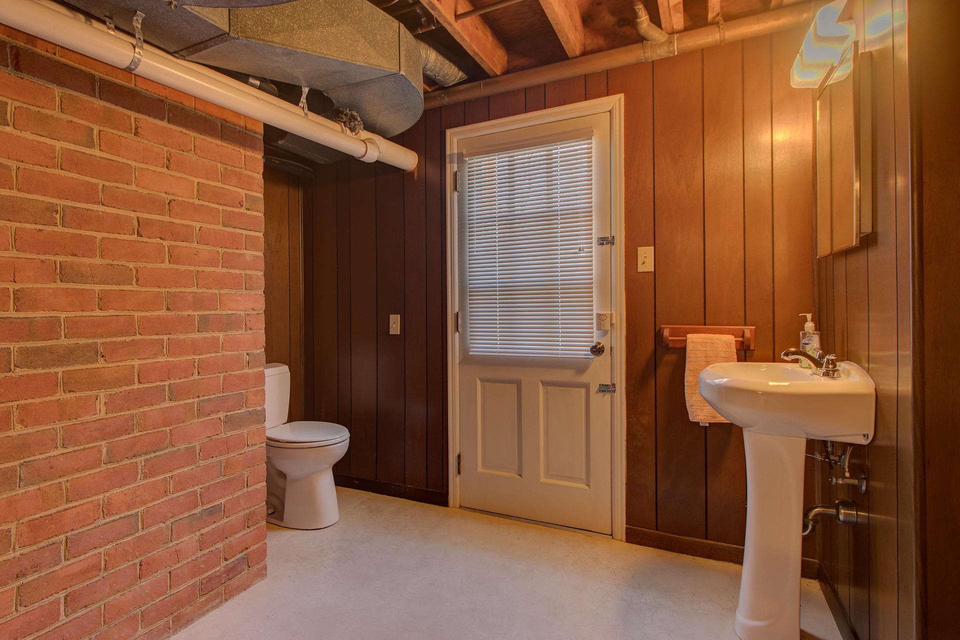 5123 Falcon Ridge Road Roanoke, VA 24018 - Photo 30 of 32 a bathroom with a sink a toilet and shower