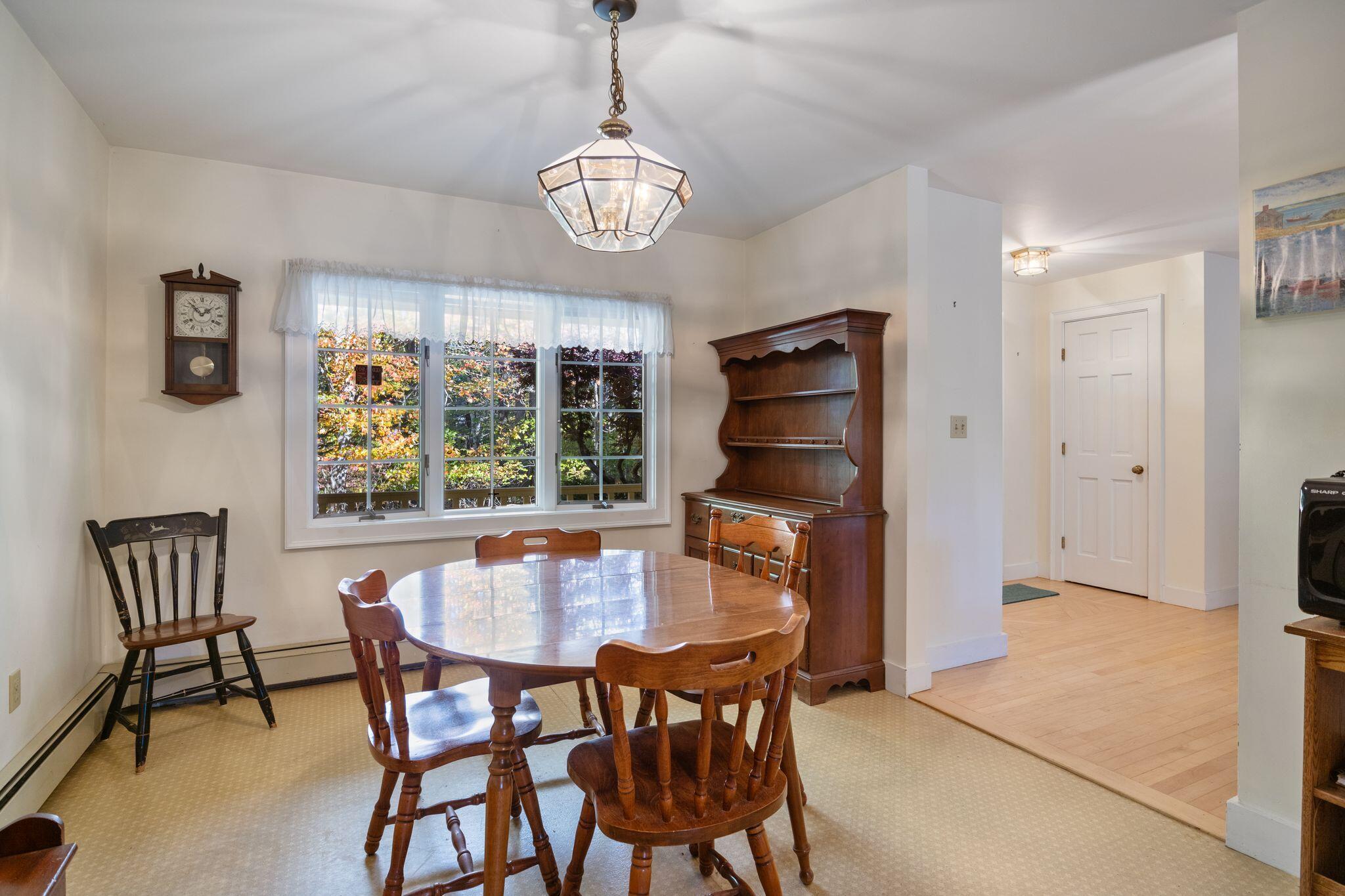6 Passaic Road Cape Neddick, ME 03902 - Photo 15 of 35 Dining room