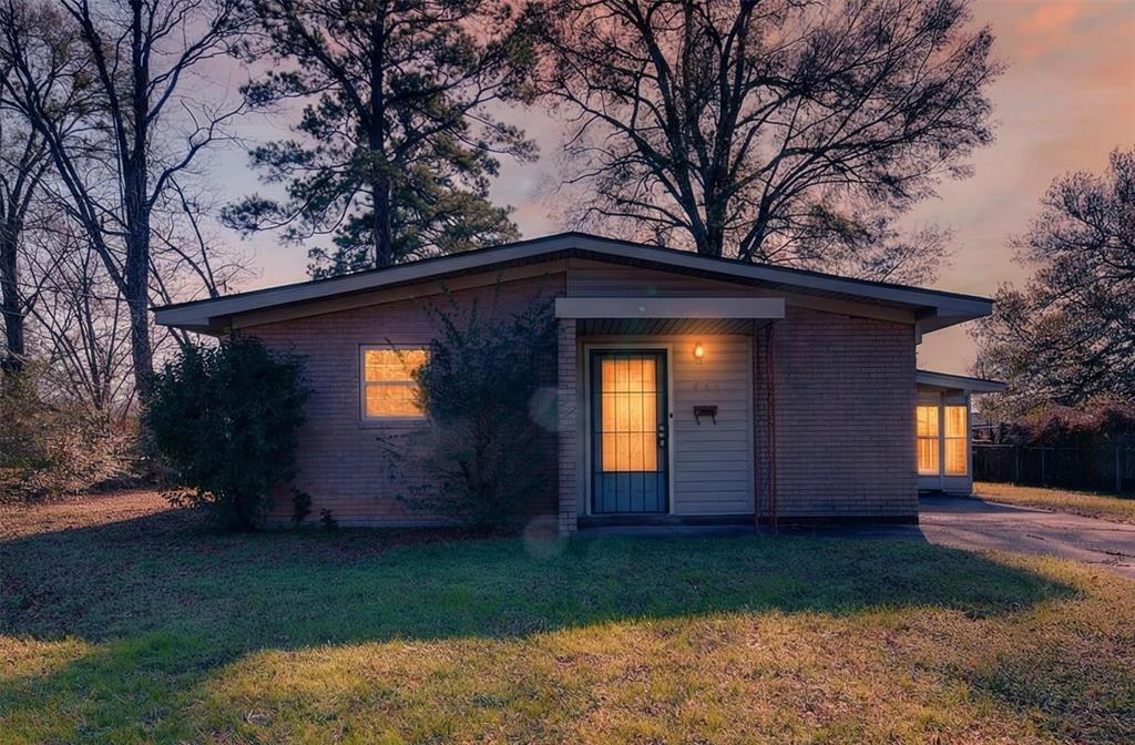 635 Browning Street Shreveport, LA 71106 - Photo 2 of 21