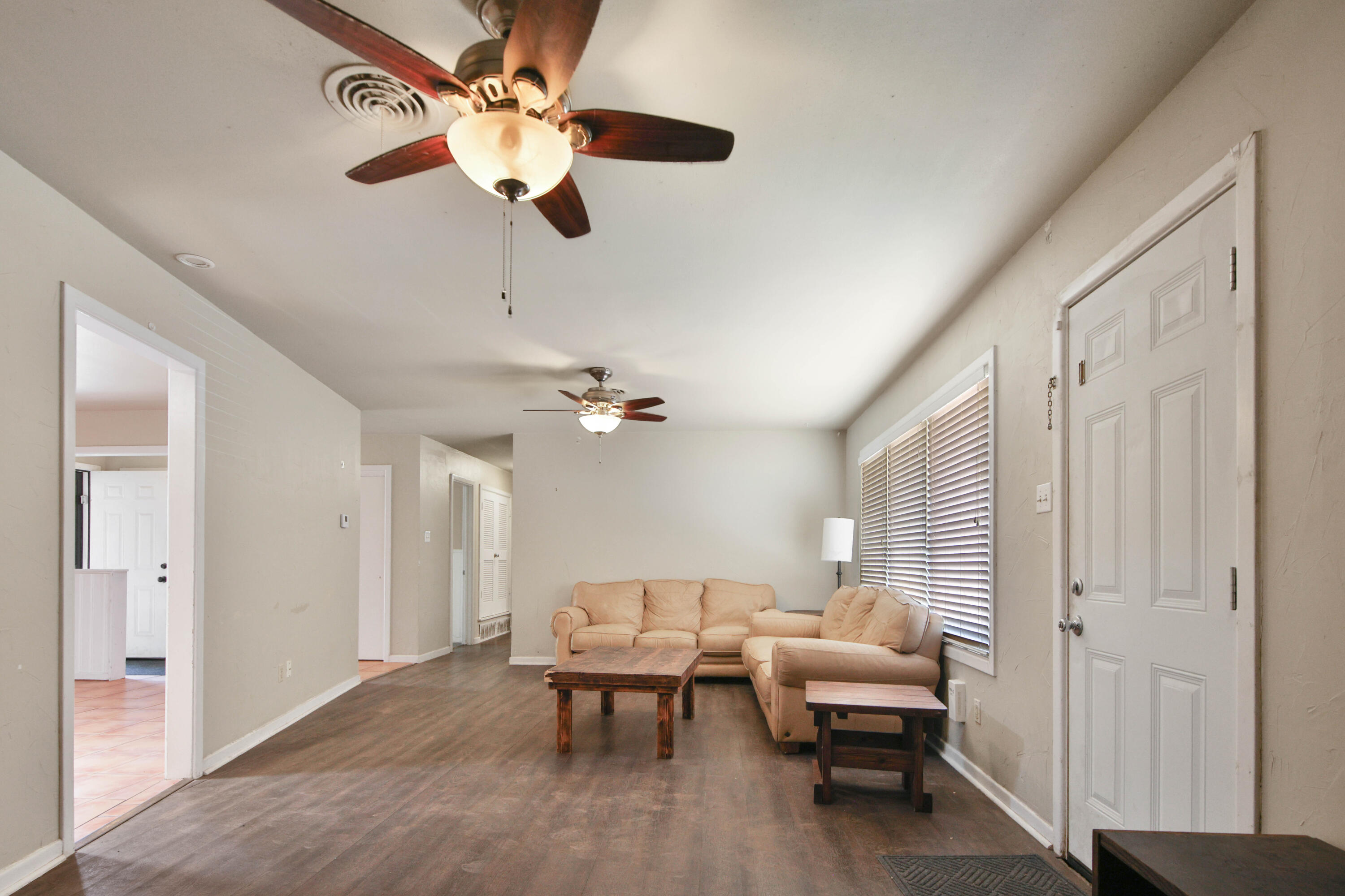 4401 28th Street Lubbock, TX 79410 - Photo 7 of 38 IMG_9865