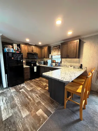 $158,700 | 14 Hilltop Manor Mobile Home Park, Littleton, NH 03561