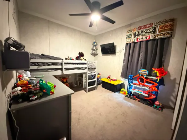 $158,700 | 14 Hilltop Manor Mobile Home Park, Littleton, NH 03561