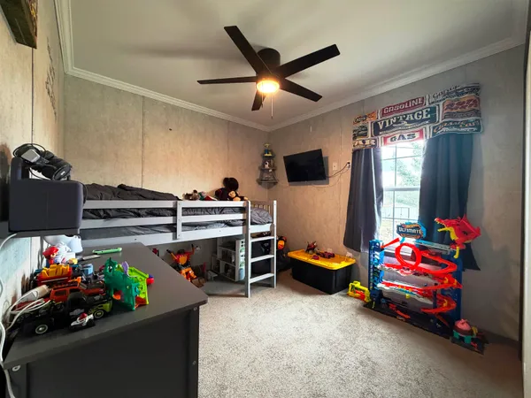 $158,700 | 14 Hilltop Manor Mobile Home Park, Littleton, NH 03561