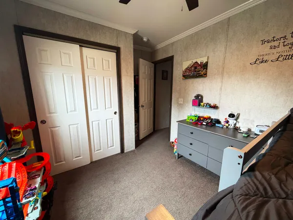 $158,700 | 14 Hilltop Manor Mobile Home Park, Littleton, NH 03561