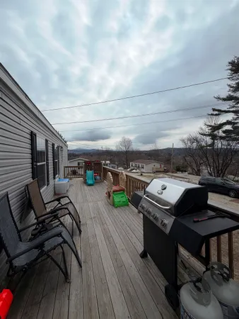 $158,700 | 14 Hilltop Manor Mobile Home Park, Littleton, NH 03561