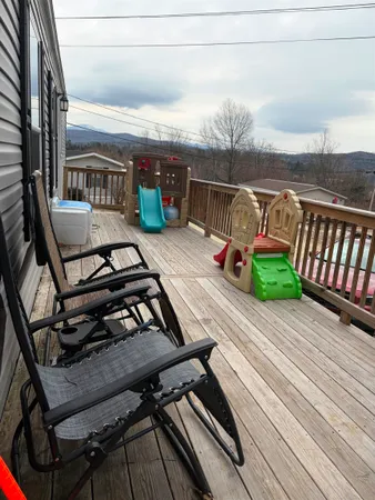 $158,700 | 14 Hilltop Manor Mobile Home Park, Littleton, NH 03561