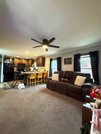 $158,700 | 14 Hilltop Manor Mobile Home Park, Littleton, NH 03561