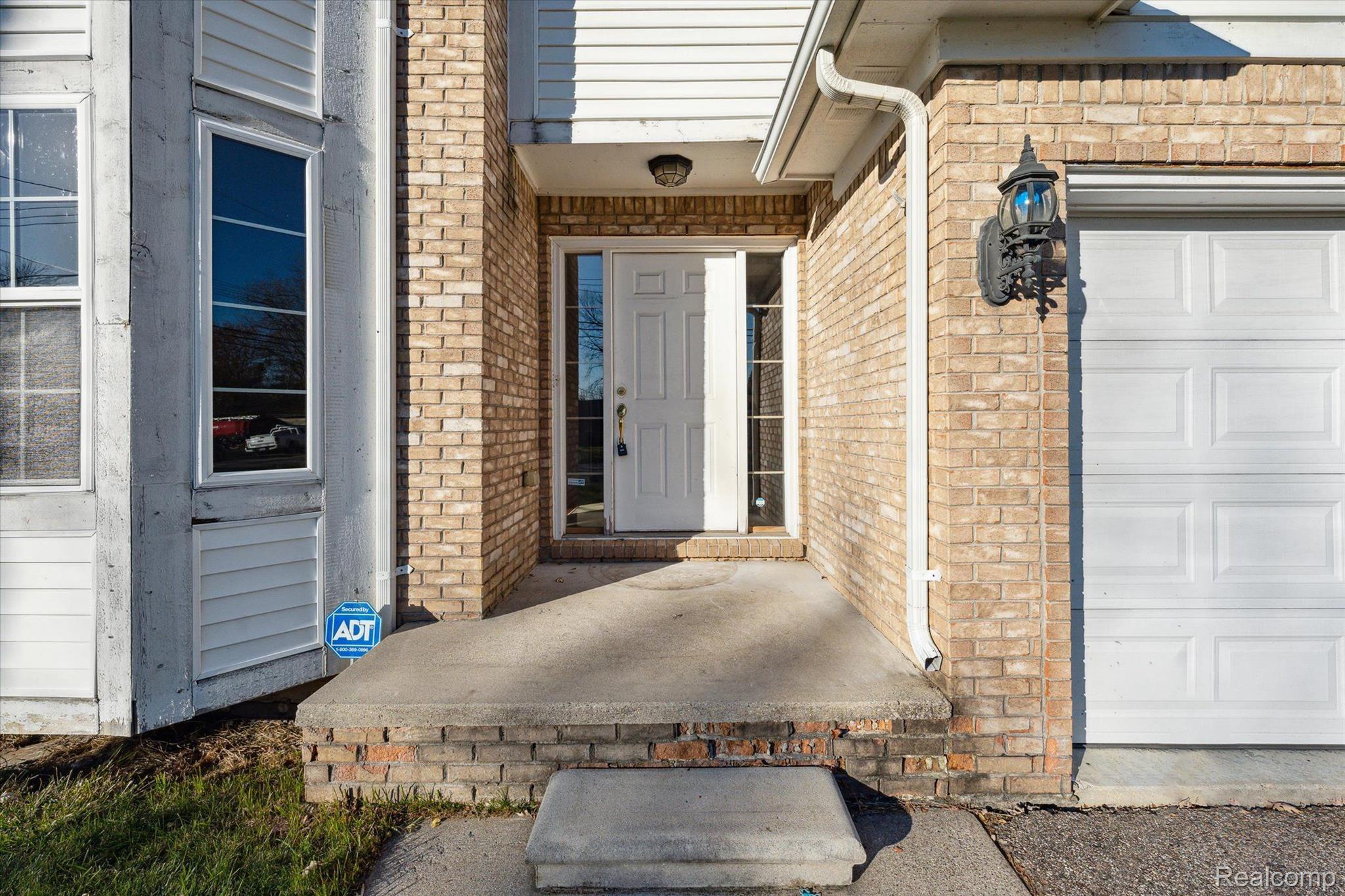 205 Eastlawn Drive Rochester, MI 48307 - Photo 8 of 46 Gallery Image 8