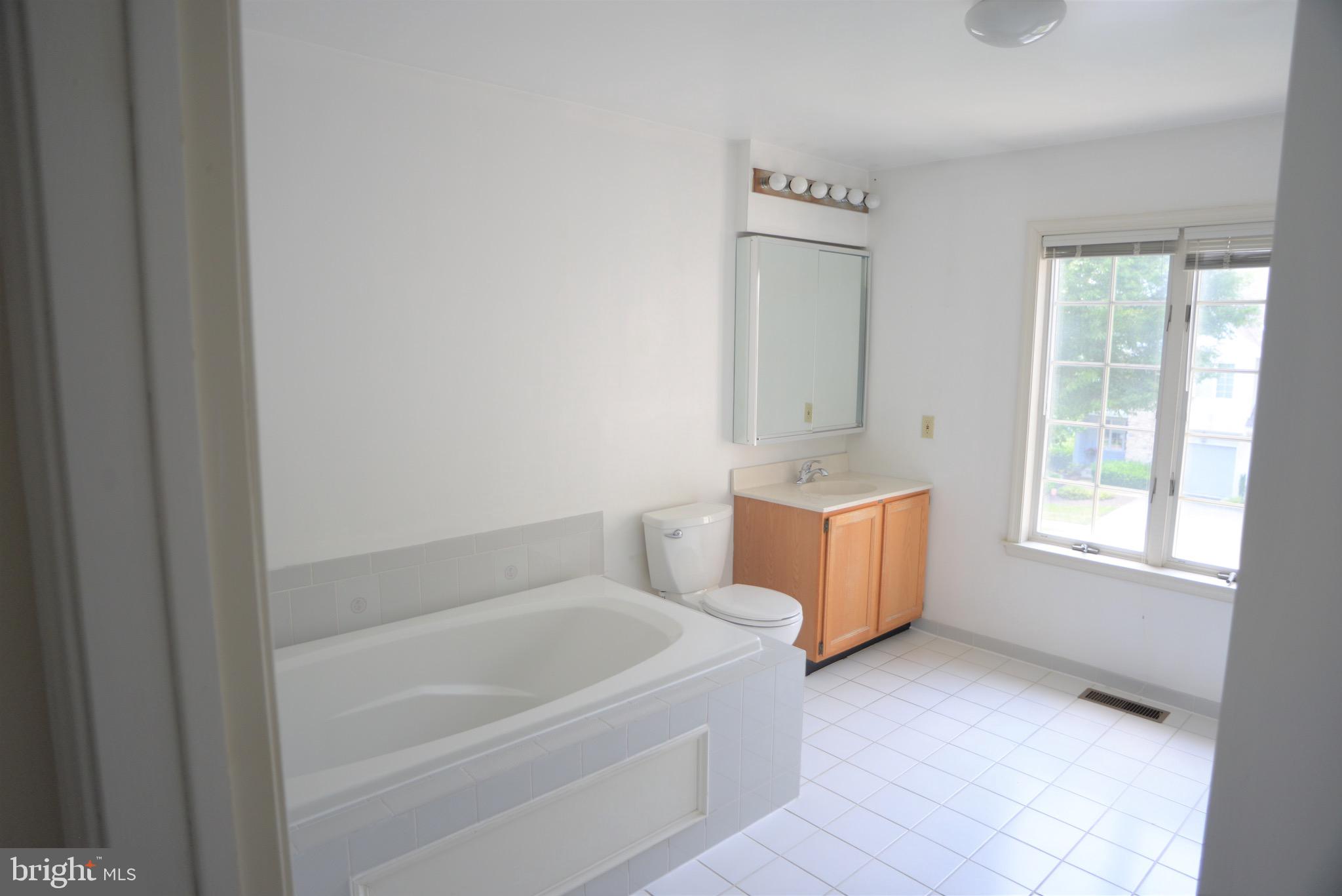 323 Shetland Drive Exton, PA 19341 - Photo 13 of 22 Master Bath with soaking tub