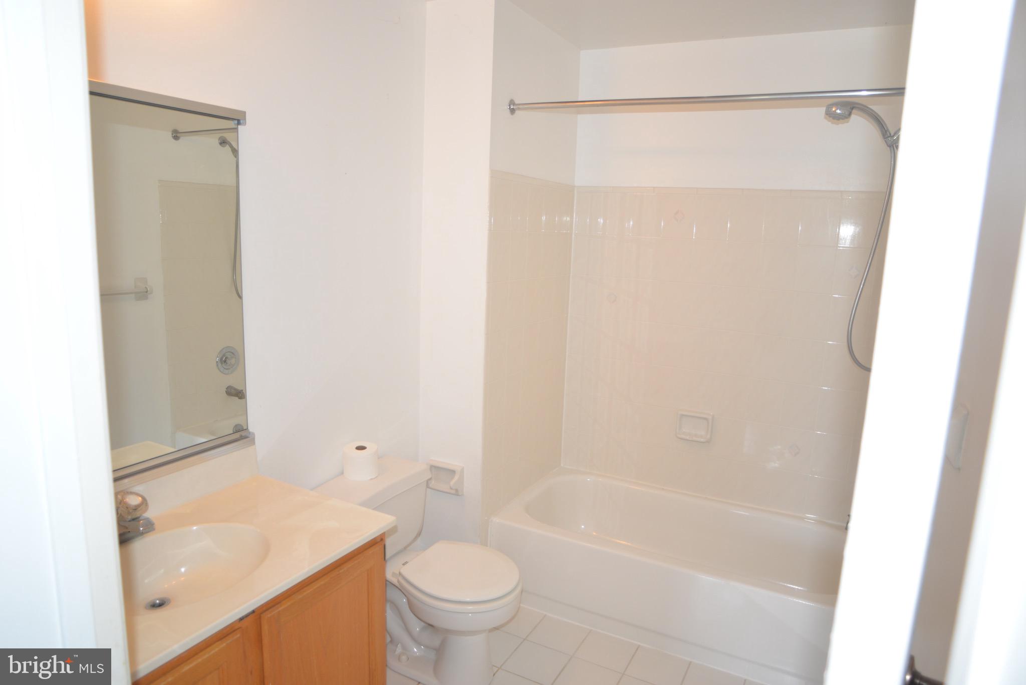 323 Shetland Drive Exton, PA 19341 - Photo 17 of 22 Hall Bath