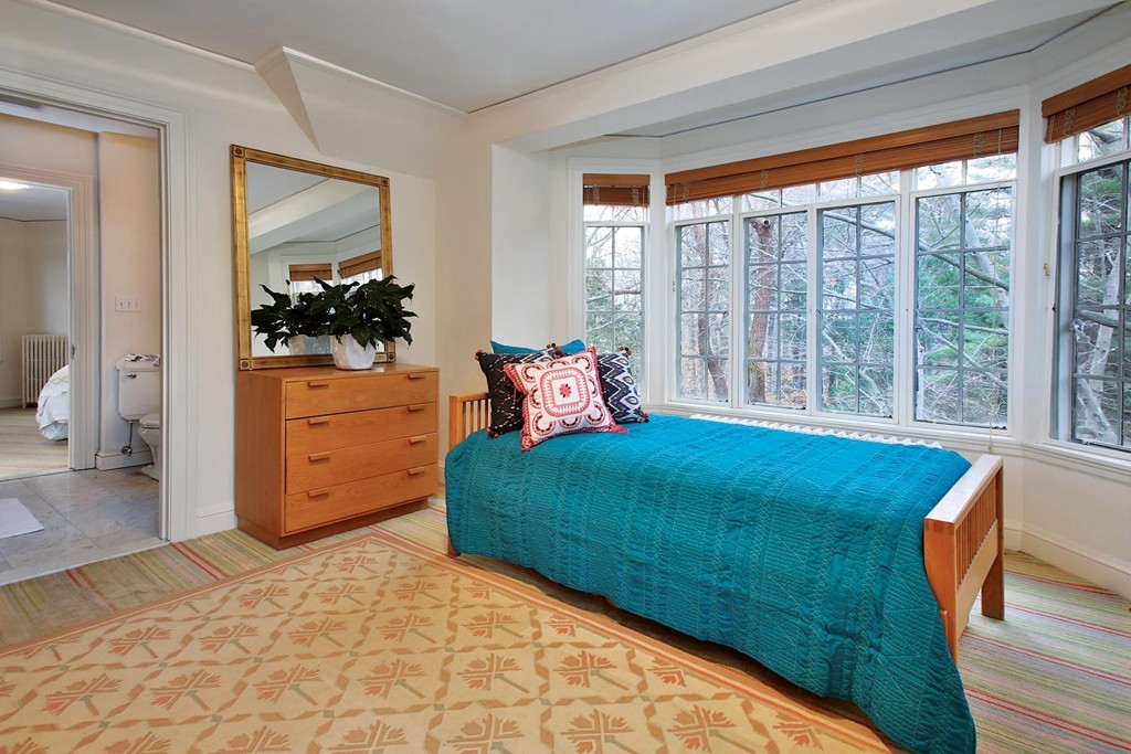 46 Sargent Crossway Brookline, MA 02445 - Photo 11 of 23