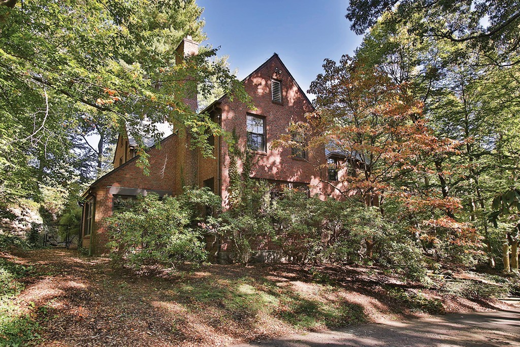 46 Sargent Crossway Brookline, MA 02445 - Photo 17 of 23