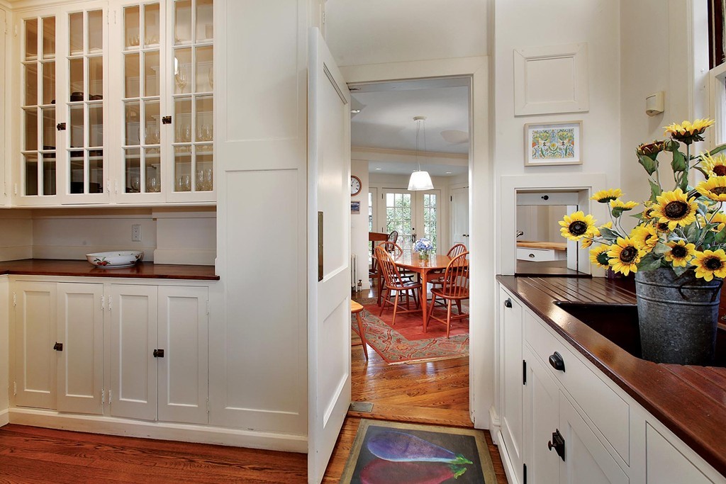 46 Sargent Crossway Brookline, MA 02445 - Photo 7 of 23