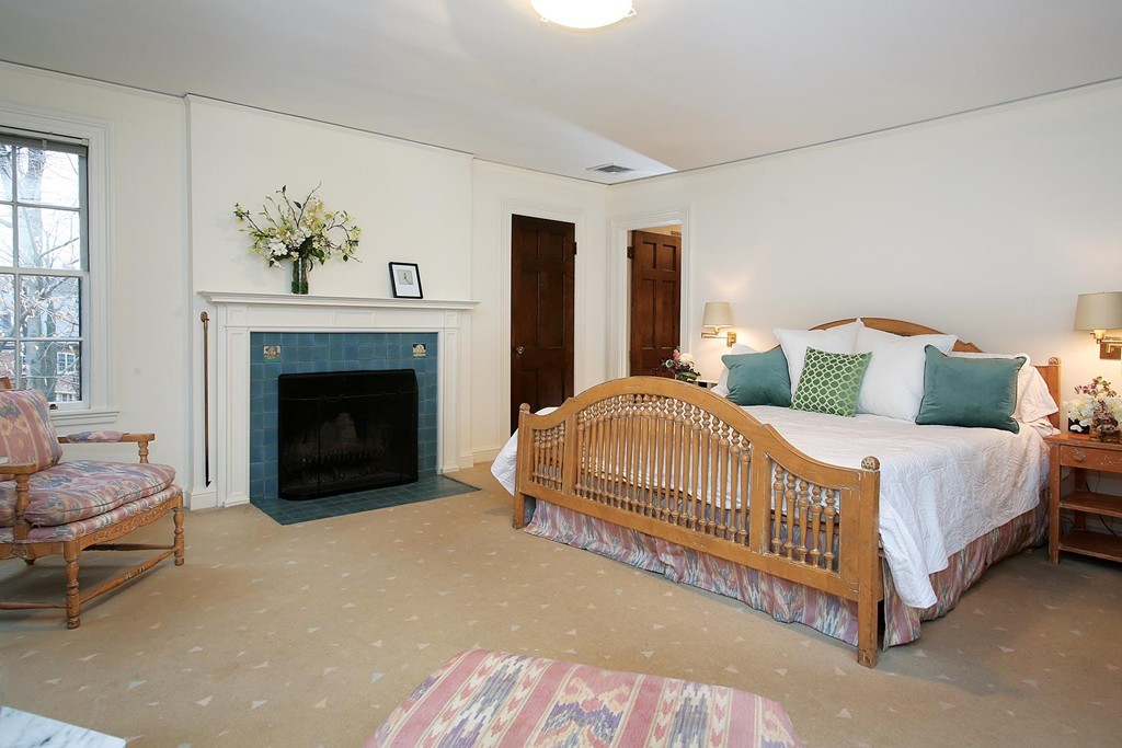 46 Sargent Crossway Brookline, MA 02445 - Photo 9 of 23