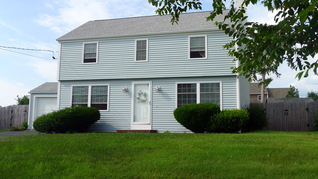 40 Wayside Street Springfield, MA 01118 - Photo 1 of 30 a view of a house with a garden