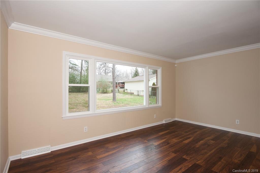 6801 Idlewild Road Charlotte, NC 28212 - Photo 9 of 25 Gallery Image 9
