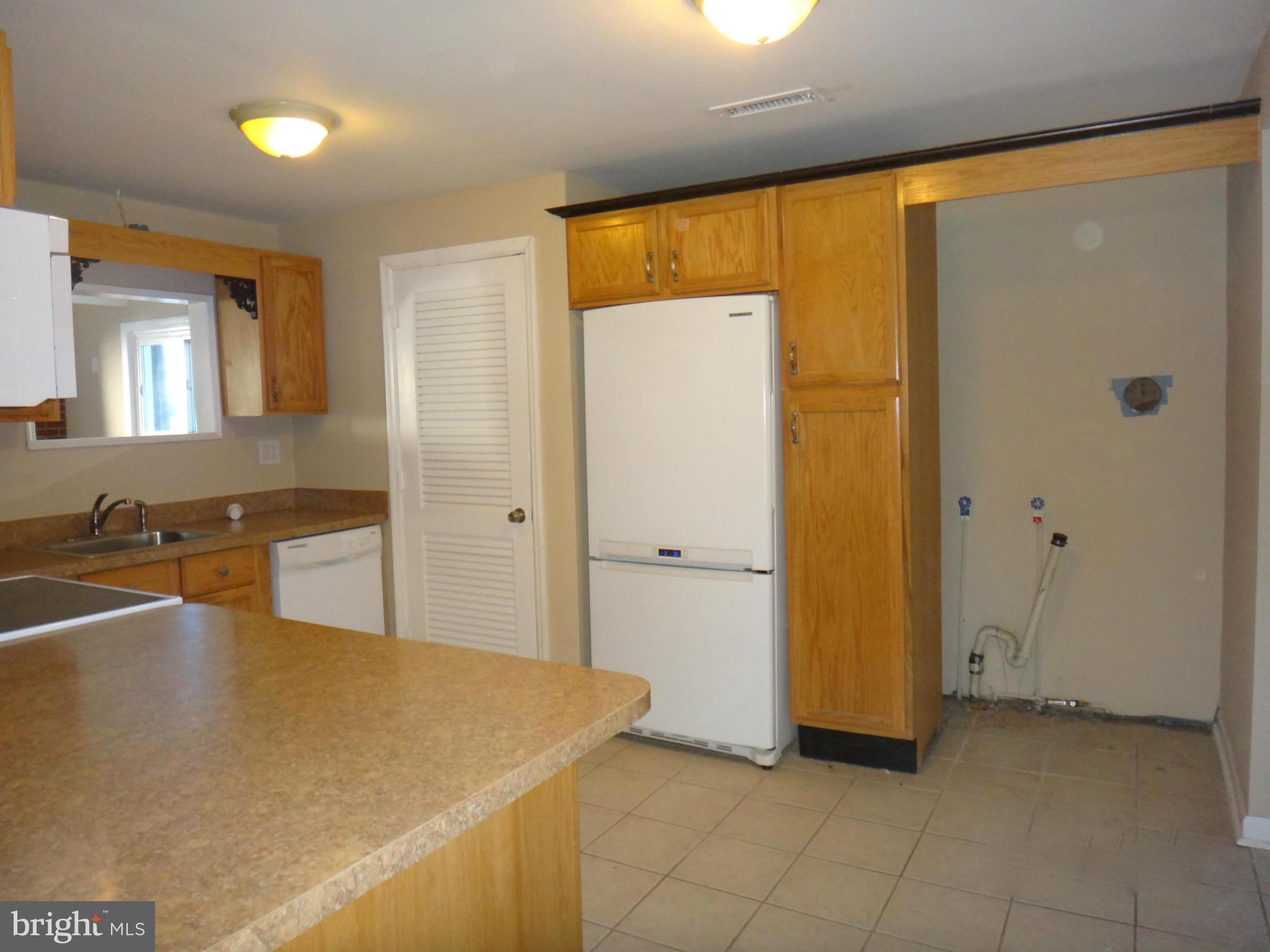 8435 Miramar Road Pasadena, MD 21122 - Photo 3 of 12 Kitchen