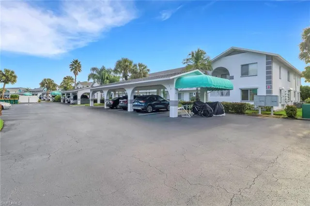 $249,900 | 164 Belina Drive, Unit 8, Naples, FL 34104